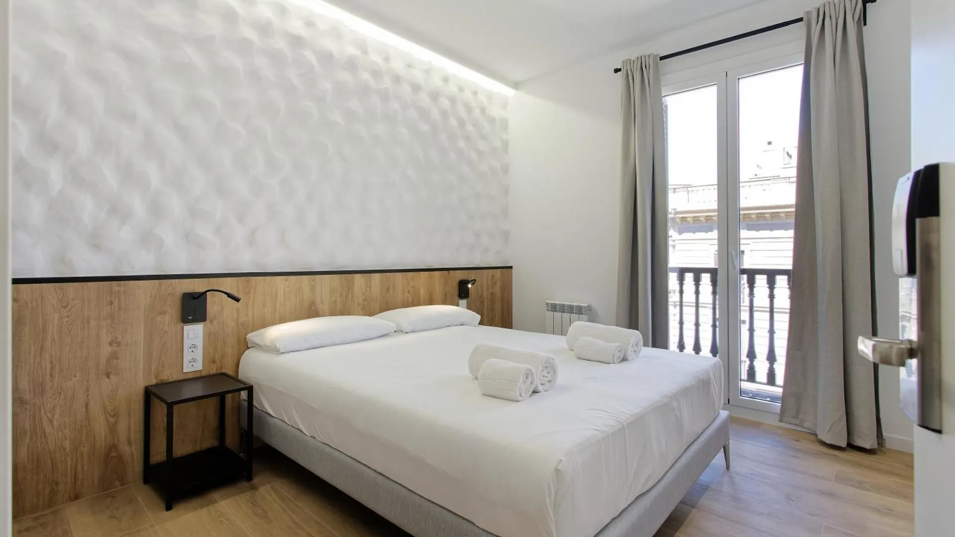 Fontanella Green House Barcelona 2*,