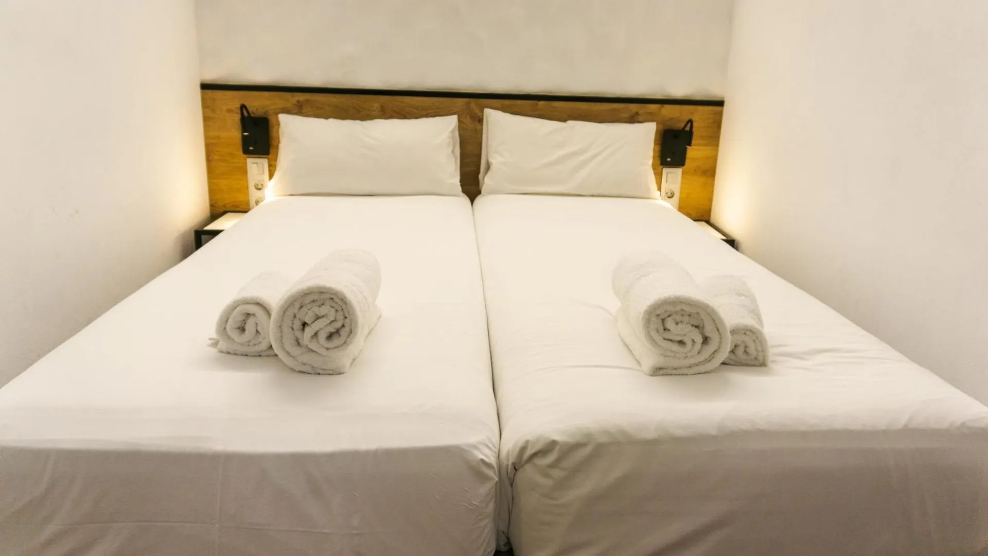** Guest house Fontanella Green House Barcelona Spain