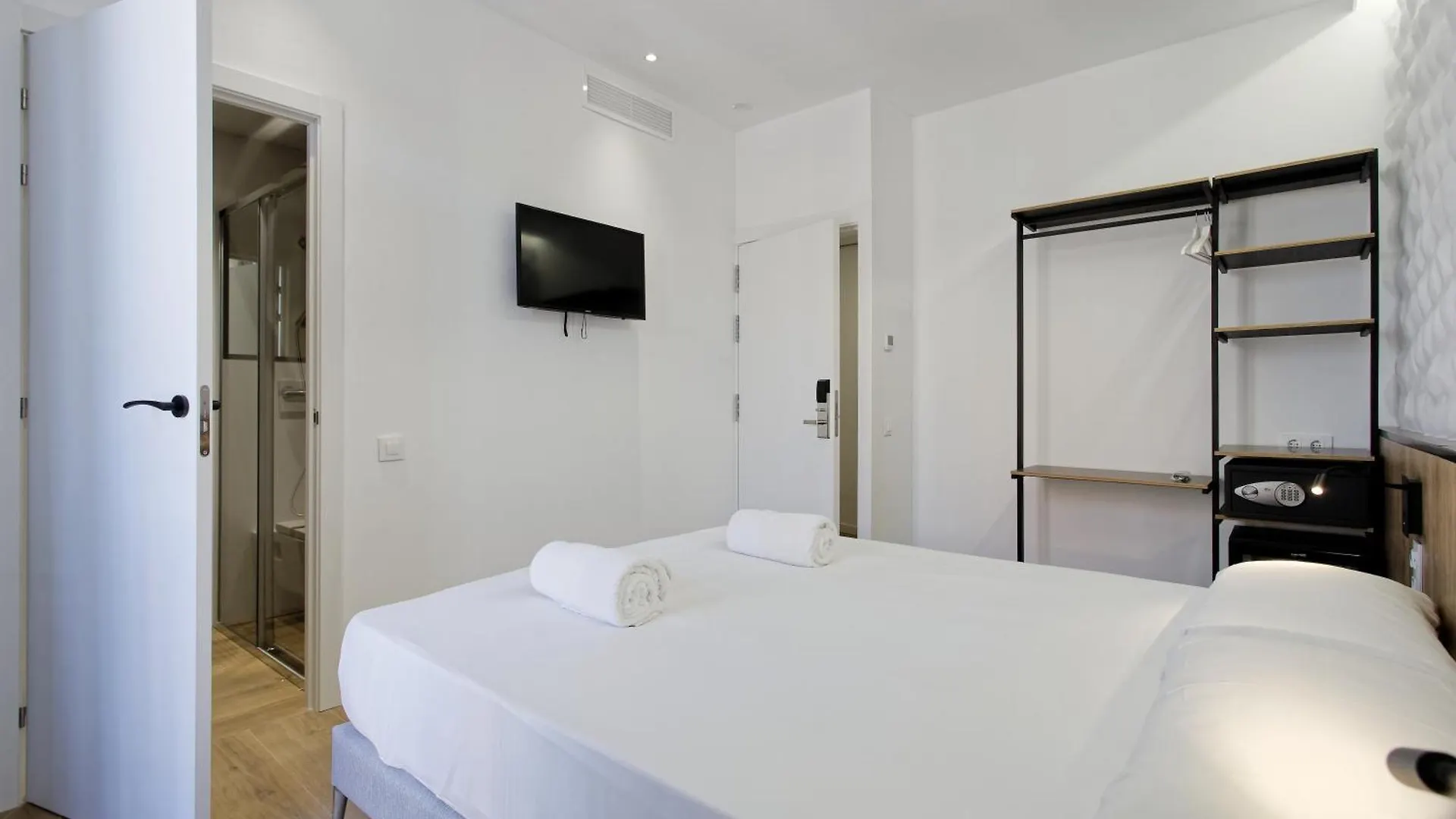 Fontanella Green House Barselona 2*,  İspanya